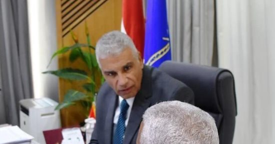 لخدمة أكثر من 18 ألف نسمة.. محافظ أسوان يوجه بسرعة إنهاء مشروع صرف الجعافرة 