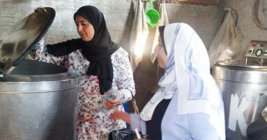 ضبط 5 مراكز تجميع ألبان غير مرخصة خلال حملات رقابية بقرى البحيرة