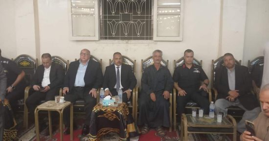 محافظ الشرقية يقدم واجب العزاء لأسرة الشهيد رائد طيار محمد ناجى