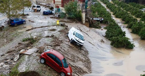 آثار مدمرة لفيضانات فالنسيا الإسبانية مع ارتفاع الضحايا لـ 220 شخصا