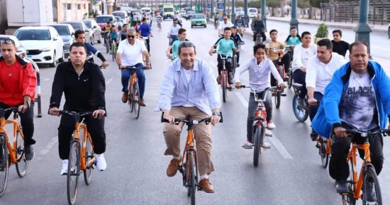 محافظ دمياط يشارك بماراثون الدراجات ضمن فعاليات مهرجان دمياط 2024