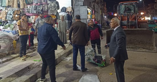 حملات لإزالة الإشغالات والتعديات على حرم الطريق بالقنطرة غرب بالإسماعيلية