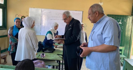 مدير تعليم القليوبية خلال جولة بمدارس بنها: لا تهاون مع المقصرين
