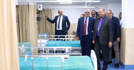 رئيس الطائفة الإنجيلية يفتتح تجديدات المركز الطبى الإنجيلى بالأزبكية