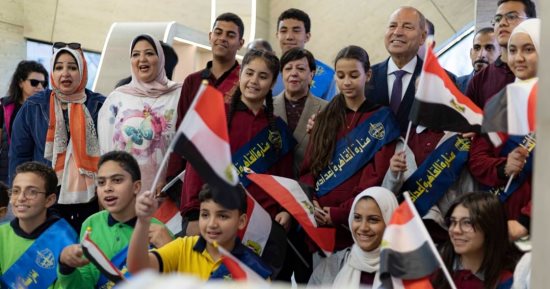 محافظ القاهرة يتفقد مكتبة عامة بمدينة نصر تقدم خدمة قراءة الكتب بالمجان