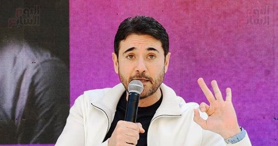 الفنان أحمد عز يسدد  570 ألف جنيه متجمد نفقة زينة.. والتأجيل لـ16 أغسطس
