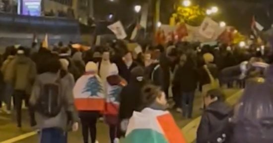 On the eve of the France-Israel match… demonstrations in support of Palestine move through the streets of Paris… Video – Youm7