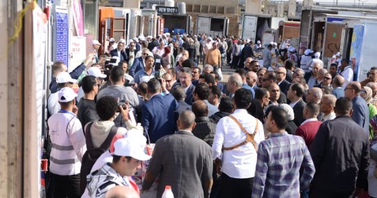 افتتاح أسواق اليوم الواحد بالقاهرة.. توفير السلع الغذائية بتخفيضات تصل 50% فيديو