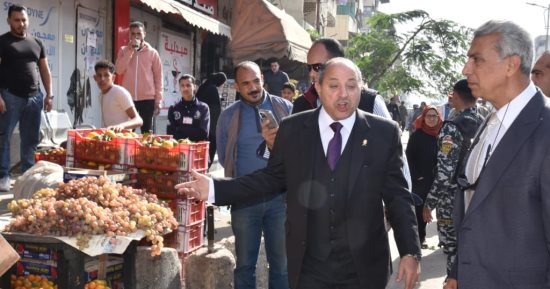 محافظ بورسعيد يشدد على إزالة الإشغالات للارتقاء بالمظهر الحضارى بحى الزهور