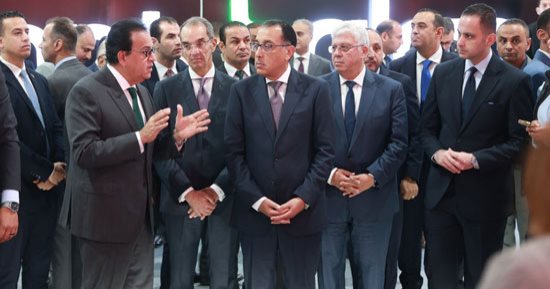 الدكتور خالد عبدالغفار يستعرض نموذج المحاكاة لمراكز التنمية البشرية بمعرض Cairo ICT
