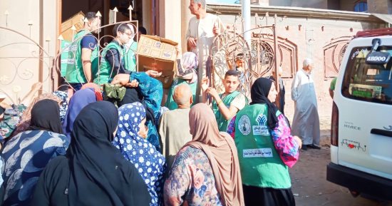 تفاصيل مبادرات التحالف الوطني لدعم الفئات الأكثر احتياجا بالبحيرة.. إطلاق حملات لطرق الأبواب بالقرى والنجوع .. توزيع الآلاف من كراتين المواد غذائية والوجبات الساخنة.. وبرامج لمساندة ذوى الهمم والمسنين والأيتام