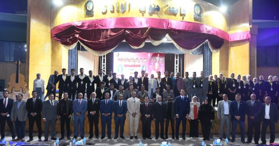 محافظ قنا ورئيس جامعة جنوب الوادي يفتتحان الملتقى الفني لشباب الجامعات 