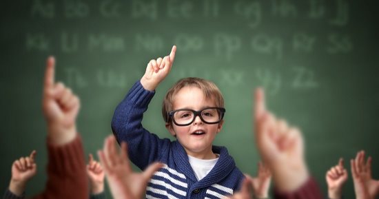 5 نصائح تساعد طفلك على اتخاذ قرارات صحيحة فى حياته