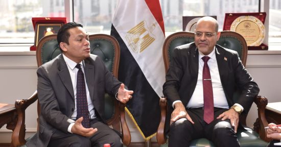 وزير العمل يستقبل سفير ماليزيا فى القاهرة لبحث تفعيل سُبل التعاون المُشترك