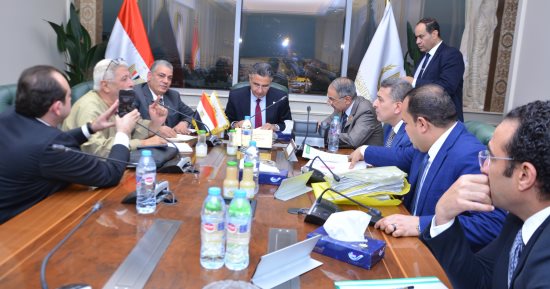 وزير التموين والتجارة الداخلية يلتقى عددا من أعضاء مجلسى النواب والشيوخ