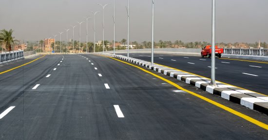 البنية التحتية في الجمهورية الجديدة.. مشروعات طرق وكباري جديدة تدفع عجلة التنمية فى سوهاج.. محاور جرجا وطما وجمال حمدان وسيد طنطاو.. وكوبرى طهطا وازدواج طريقى سوهاج قنا وأسيوط سوهاج الغربى أبرزها.. صور