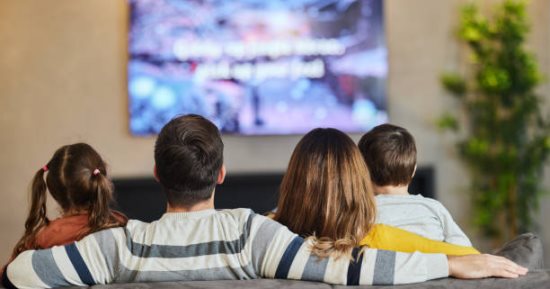 اليوم العالمى للتليفزيون.. إتيكيت مشاهدة الأعمال الدرامية مع أفراد العائلة