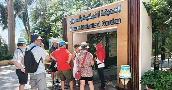 "جزيرة النباتات النادرة"  بأسوان مزار سياحى لا غنى عنه فى الشتاء