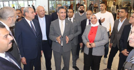 وزير التموين يطمئن المواطنين: جميع السلع متوفرة