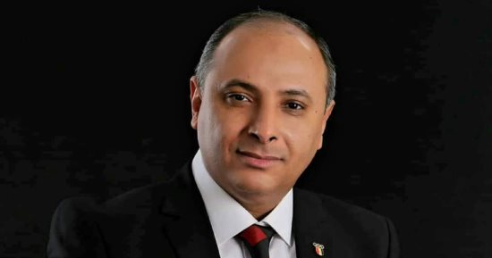 وزير الرياضة يطمئن على رئيس الاتحاد المصري للتايكوندو بعد تعرضه لحادث