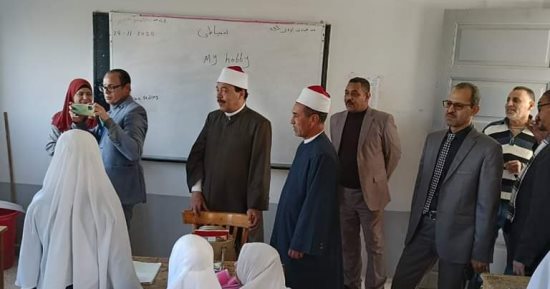 رئيس منطقة سوهاج الأزهرية يتفقد معهد بنى منصور المرشح للاعتماد بمركز البلينا