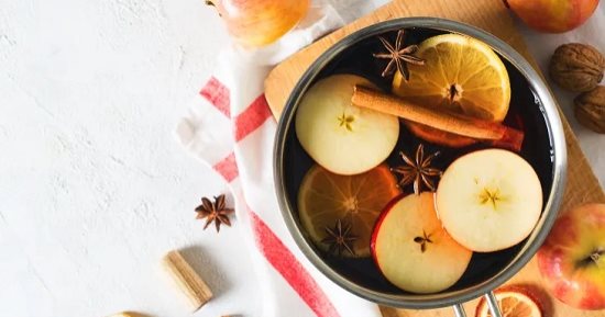 6 وصفات طبيعية معطرة على نار هادئة تزيد من الدفء والرائحة الجميلة 6 وصفات طبيعية معطرة على نار هادئة تزيد من الدفء والرائحة الجميلة