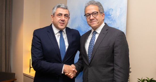 اختيار خالد العنانى سفيرا لمنظمة السياحة العالمية