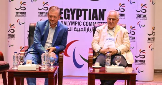رئيس البارالمبية الدولية يلتقى أبطال مصر ويشيد باهتمام الرئيس بالرياضة البارالمبية