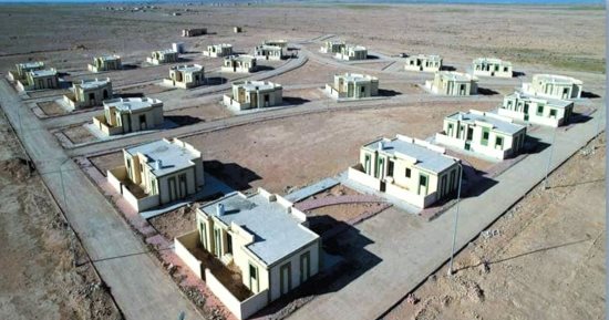 تنمية المناطق المحرومة غرب محافظة مطروح.. تنفيذ شبكة طرق لربط التجمعات الصحراوية النائية.. إنشاء أول وحدة مرور وقرية بدوية في صحراء في مدينة سيدي براني .. وإنشاء 40 وحدة سكنية في السلوم