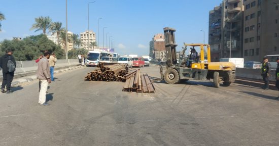 إعادة حركة المرور بطريق القاهرة الإسكندرية الزراعى بعد رفع آثار انقلاب سيارة