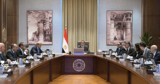 الحكومة: طرح عالمى لتخطيط المنطقة المحيطة بالأهرامات والمتحف الكبير 