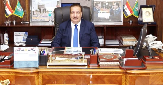 محافظ المنوفية يتلقى تقريرا عن خطة تطهير ورفع المخلفات بالمجارى المائية