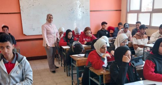 انتظام تقييمات شهر نوفمبر لصفوف النقل بمدرسة الحرية الرسمية للغات بالقاهرة.. صور