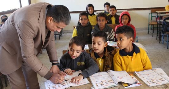 استبعاد وكيلة مرحلة ابتدائية ومجازاة معلم خلال جولة لمدير تعليم الجيزة بالمدارس