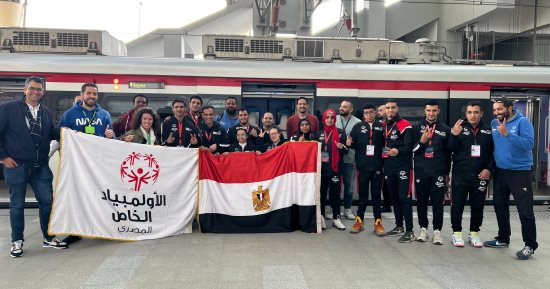 القطار الخفيف يستضيف فريق الأولمبياد الخاص احتفالا باليوم العالمى لذوى الهمم.. صور