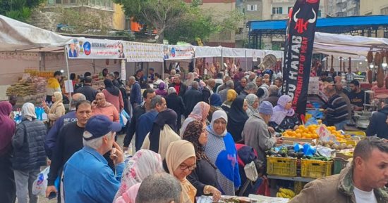 إقامة سوق اليوم الواحد بميدان المندرة بالإسكندرية