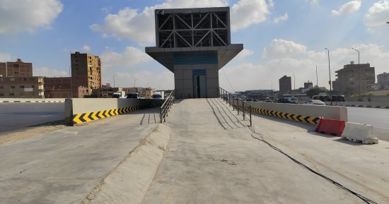وزارة النقل تعزل حارات الأتوبيس الترددى على الطريق الدائرى تمهيدًا للتشغيل.. تثبيت بلدورات بلاستيكية وعواكس ضوئية لتنبيه السيارات ليلًا.. وتؤكد: نستهدف ضبط مواعيد الوصول.. والركوب بواسطة أنفاق وسلالم مشاة