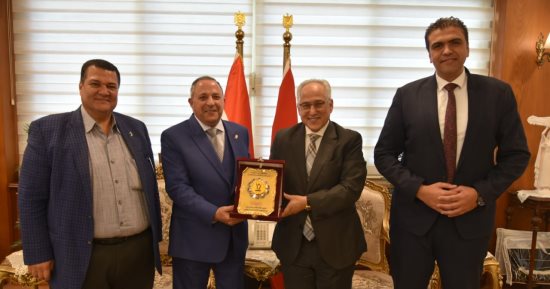 محافظ بورسعيد يبحث استعدادات إقامة بطولة بارالمبية فبراير القادم  