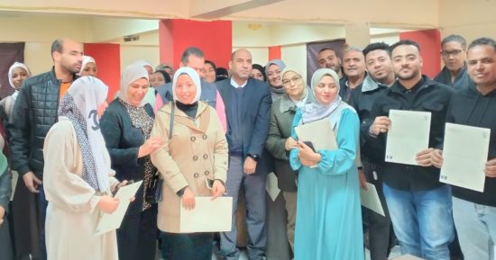 وزارة العمل: توفير فرص عمل جديدة للشباب فى قطاع الملابس الجاهزة بالإسماعيلية