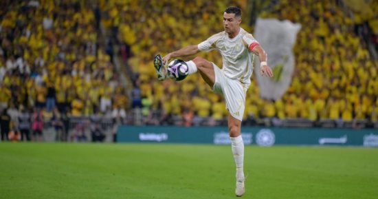 الاتحاد ضد النصر.. القمة تشتعل بهدفى بنزيما ورونالدو فى دقيقتين "فيديو"