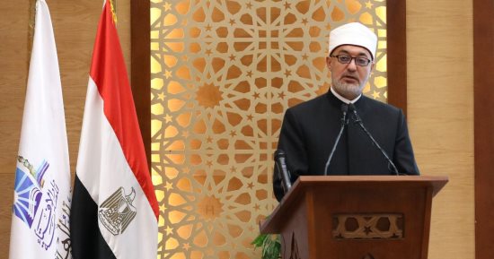 مفتى الجمهورية: الفتوى تتم بعد مرَّورها بمراحل يتحكَّم فيها إعمال النظر الفلسفى