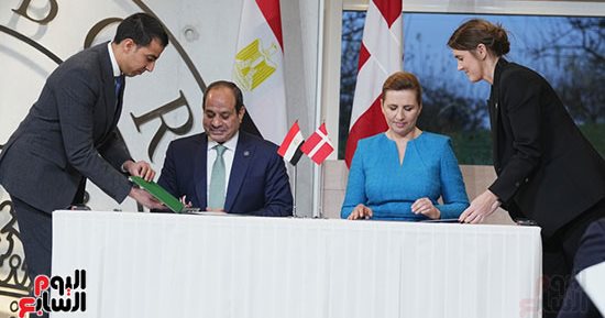 الرئيس السيسى ورئيسة وزراء الدنمارك يوقعان على إعلان الشراكة الاستراتيجية بين البلدين.. الرئيس: تفاهم مشترك للارتقاء بالعلاقات الثنائية.. وشددت على أهمية تضافر الجهود لمنع انزلاق المنطقة لمواجهة إقليمية