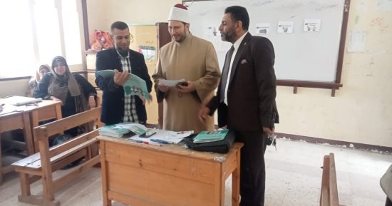 رئيس منطقة الإسكندرية الأزهرية يتفقد مركز التدريب والدورات ببيت الشباب فى سموحة