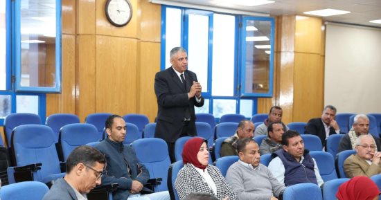 محافظ المنيا يبحث نتائج مشروعات التكتلات الاقتصادية مع وفد برنامج التنمية المحلية