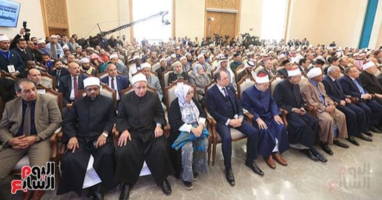 "تليفزيون اليوم السابع" يجرى تغطية متنوعة للنسخة الـ31 من المسابقة العالمية للقرآن الكريم فى يومها الثانى.. الدكتور أحمد عمر هاشم: المشاركون يتنافسون بكفاءة وروحانية تعكس حرصهم على حفظ كتاب الله.. فيديو