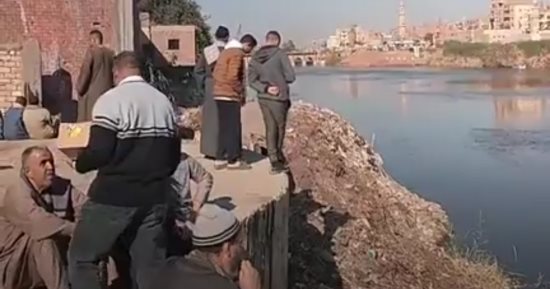 الدفع بغواصين جدد للبحث عن مفقودين بالترعة الإبراهيمية بمركز ديروط.. فيديو