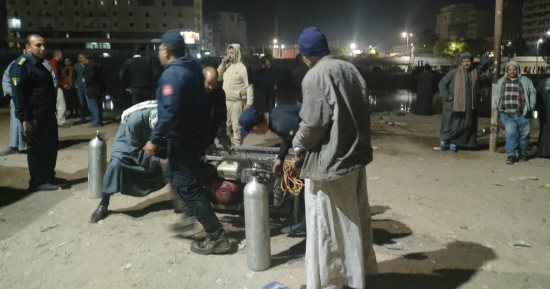 فرق الغوص تكثف البحث عن مفقودين فى حادث سقوط سيارة بترعة الإبراهيمية بأسيوط