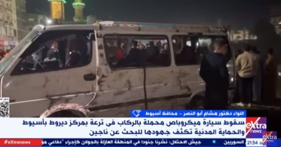 محافظ أسيوط: انتشال جثة وإنقاذ 4 ركاب والبحث عن 5 آخرين فى حادث الميكروباص