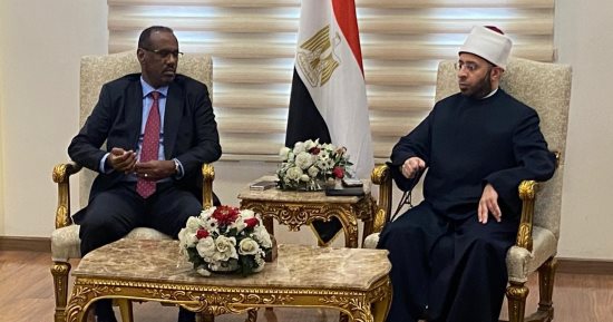 وزير الأوقاف يودع ضيف شرف المسابقة الدولية للقرآن الكريم