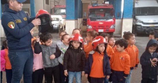 طلاب المدارس يزورون الحماية المدنية بالقاهرة